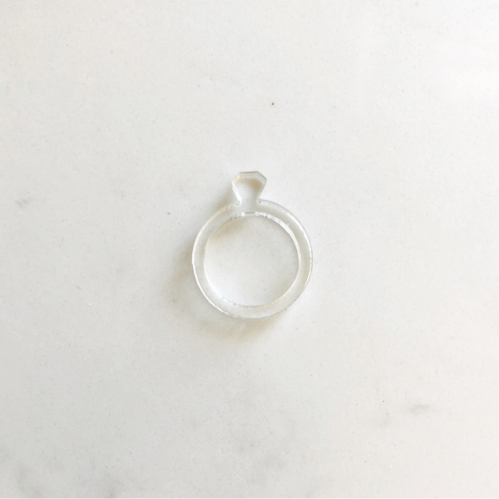 Clear Fashion Cut-Out Silhouette Plexi-Glass Ring: Diamond Solitaire